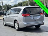 Used 2017 Chrysler Pacifica Touring-L image 2