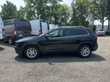 Used 2017 Jeep Cherokee Latitude image 3