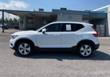 Used 2022 Volvo XC40 T5 Momentum image 4