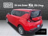 Used 2022 Kia Soul LX image 3