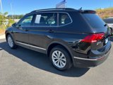 Used 2018 Volkswagen Tiguan SE w/ Panoramic Sunroof Package image 3