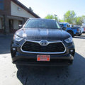 Used 2022 Toyota Highlander XLE image 3