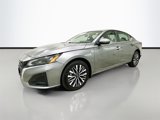 Used 2023 Nissan Altima 2.5 SV w/ SV Premium Package image 3