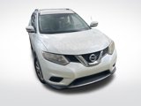 Used 2016 Nissan Rogue SV image 2