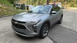 Used 2025 Chevrolet Trax LT w/ LT Convenience Package image 4