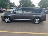 Used 2019 Chrysler Pacifica Touring-L image 3