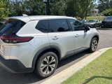 Used 2021 Nissan Rogue SV image 2