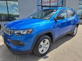 Used 2022 Jeep Compass Latitude image 2