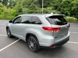 Used 2017 Toyota Highlander SE image 3