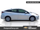 Used 2022 Toyota Prius LE image 2