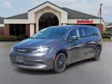 Used 2022 Chrysler Voyager LX image 2