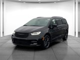 New 2025 Chrysler Pacifica Limited image 3