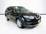 Used 2018 Nissan Rogue SV image 3