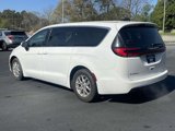 Used 2023 Chrysler Pacifica Touring-L image 3