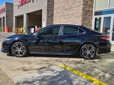 Used 2019 Toyota Camry L image 2