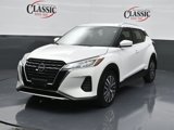 Used 2022 Nissan Kicks SV image 3