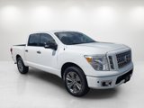 Used 2018 Nissan Titan SV w/ SV Convenience Package image 3