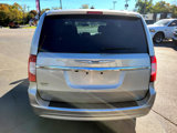 Used 2016 Chrysler Town & Country Touring image 5