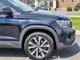 Used 2022 Volkswagen Taos SE image 2