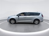 Used 2023 Chrysler Pacifica Touring-L image 5
