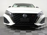 Used 2023 Nissan Altima 2.5 SR image 2