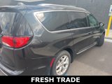 Used 2017 Chrysler Pacifica Touring-L Plus image 4