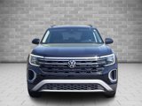 Used 2024 Volkswagen Atlas Peak Edition SE image 2