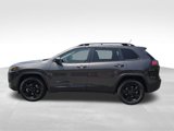 Used 2021 Jeep Cherokee Latitude Plus image 2