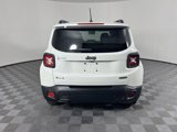 Used 2015 Jeep Renegade Latitude w/ Cold Weather Group II image 4