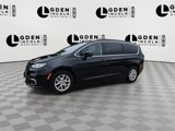 Used 2022 Chrysler Pacifica Touring-L w/ Uconnect Theater Family Group image 5