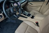 Certified 2024 Porsche Macan image 4