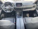 Used 2025 Nissan Rogue SV w/ SV Premium Package image 2