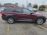 Used 2022 Ford Explorer XLT w/ Equipment Group 202A image 4