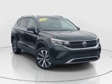 Used 2022 Volkswagen Taos SE w/ Panoramic Sunroof Package image 2