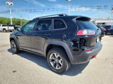 Used 2019 Jeep Cherokee Trailhawk image 2