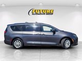 Used 2018 Chrysler Pacifica Touring-L image 3