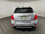 Used 2020 Chevrolet Trax LT w/ LT Convenience Package image 4