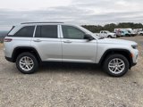 New 2025 Jeep Grand Cherokee Laredo X w/ Luxury Tech Group I image 4