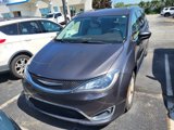 Used 2018 Chrysler Pacifica Touring-L image 2