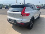Used 2022 Volvo XC40 T5 R-Design image 5
