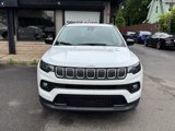 Used 2022 Jeep Compass Latitude image 2