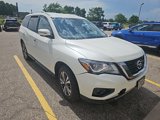 Used 2020 Nissan Pathfinder SV image 2