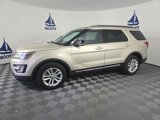 Used 2017 Ford Explorer XLT w/ Equipment Group 202A image 3