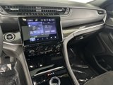 Used 2023 Jeep Grand Cherokee L Laredo image 4