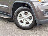 Used 2016 Jeep Grand Cherokee Laredo w/ Quick Order Package 23E image 3
