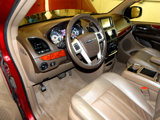 Used 2014 Chrysler Town & Country Touring image 3