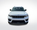 Used 2023 Jeep Grand Cherokee Laredo image 2
