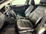 Used 2017 Volkswagen Jetta SE image 4