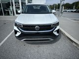 Used 2022 Volkswagen Taos SE image 2