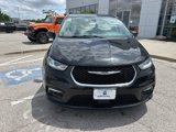 Used 2023 Chrysler Pacifica Touring-L image 5
